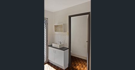 Two Bedroom Unit in West Gladstone - Photo 4