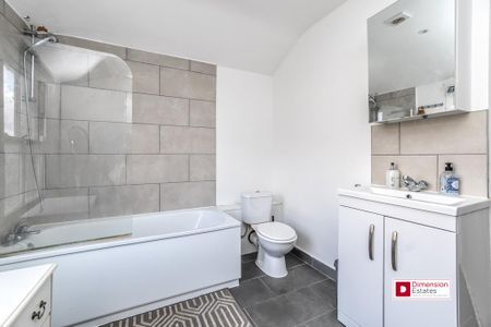 1 bedroom in a house share to rent - Photo 4