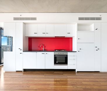 Live the lifestyle you want! (Balcony and integrated fridge included.) - Photo 1