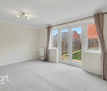 4 bedroom semi-detached house to rent - Photo 1
