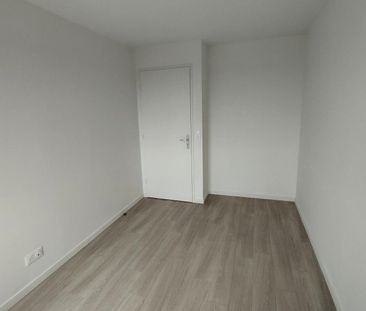 location Appartement T4 DE 78.41m² À LE BLANC MESNIL - Photo 3