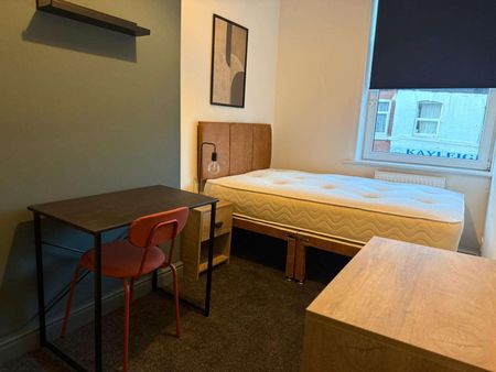 Church Street West Room 6 - Photo 3