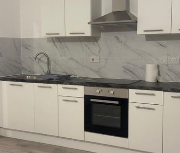 2 bedroom flat to rent - Photo 6