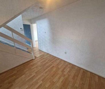 3 bedroom end of terrace house to rent - Photo 6