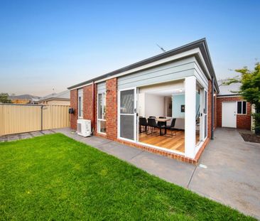 Charming Home in Sought After location! - Photo 1