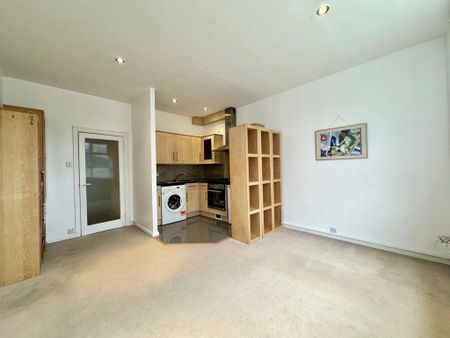 1 bedroom flat to rent - Photo 4