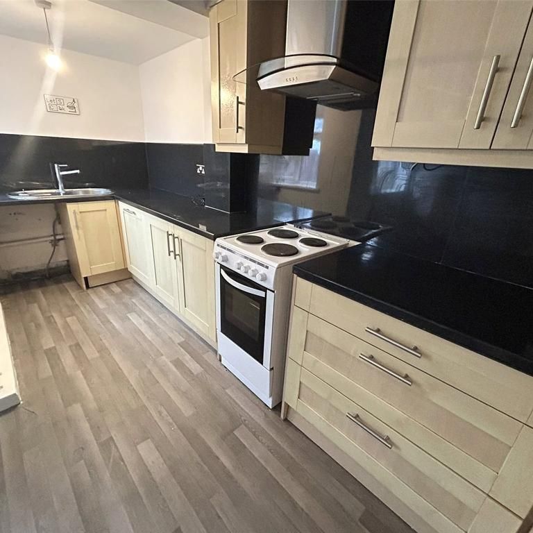 2 bedroom semi-detached house to rent - Photo 1
