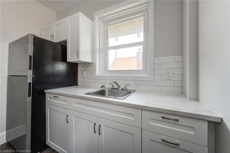 For Lease - 200 Park Avenue Unit# UPPER, Brantford, Ontario - Photo 2