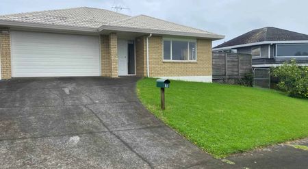 "Spacious Three-Bedroom House in Pakuranga - P... - Photo 4