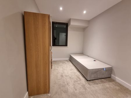 1 Bed Flat, Queens House, HA1 - Photo 3