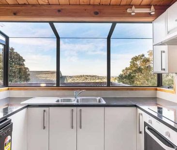 Private, Spacious Home with Sea Views in Browns Bay - Photo 2