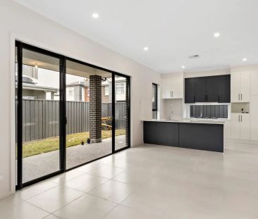 Bright, Modern & Perfectly Located Three Bedroom Home! - Photo 1