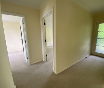 Water Included, No lawn, Spacious 2 Bedroom Unit - Photo 4