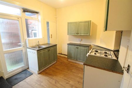 2 bedroom terraced house to rent - Photo 4