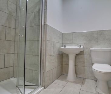 3 bedroom semi-detached house to rent - Photo 6