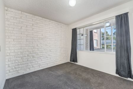 Conveniently Located 2-Bedroom Apartment in Jesmond - Photo 4