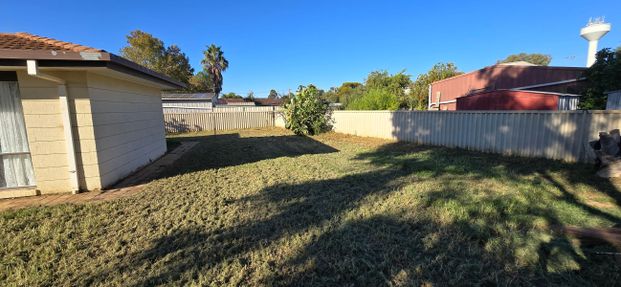Four bedroom house - Photo 1