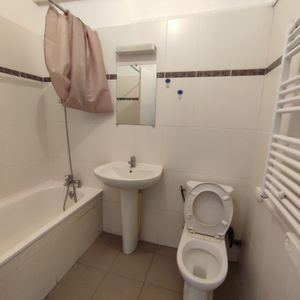 Appartement 1 pièces 33m2 MARSEILLE 1ER 595 euros - Photo 2