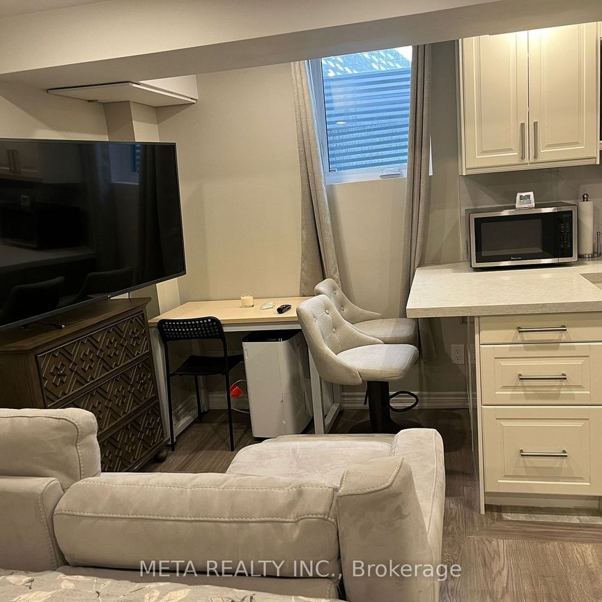 For Lease - 7568 Doverwood Drive, Mississauga, Ontario - Photo 1