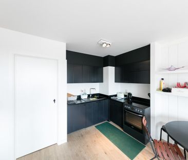 Lichtrijke gerenoveerde 1-slaapkamerappartement - uitstekend gelegen - Photo 2