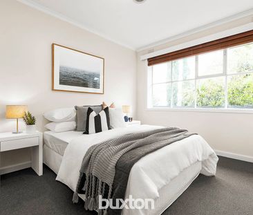 Renovated Gem Near Elwood Village & the Beach - Flexible Lease Terms - Photo 2