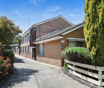 Bright, Updated & Well-Located - Photo 1