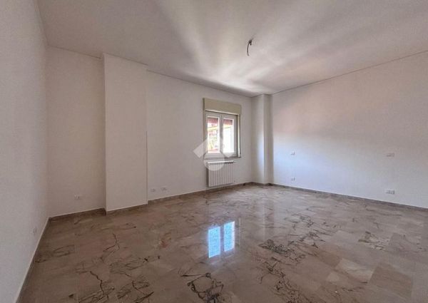 5 locali in affitto