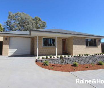 FREESTANDING VILLA- Available 28/11/25 - Photo 6