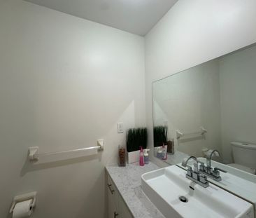 For Lease - 5080 Fallingbrook Drive, Mississauga, Ontario - Photo 3