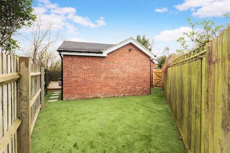 3 bedroom detached bungalow to rent - Photo 5