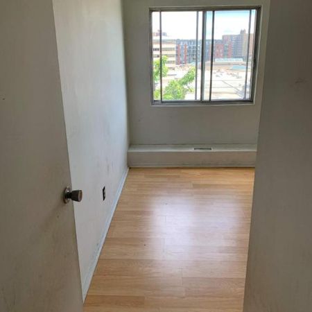 2 CH - 1 SDB - Côte Saint-Luc - $1,695 /mo - Photo 4