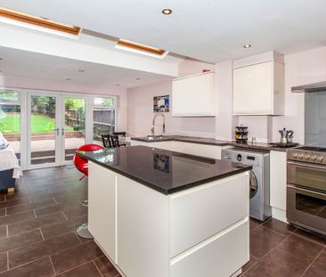Priors Way, Maidenhead, SL6 - Photo 4