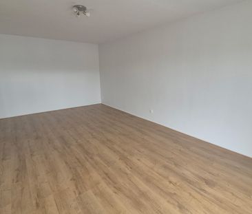 Location Appartement 2 pièces 47m² LILLE 59000 - Photo 2