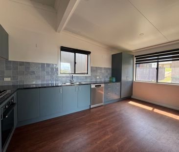 Modern & Stylish Granny Flat in Peaceful Woolgoolga Location - Photo 4