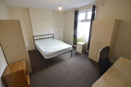 4 bedroom terraced house to rent - Photo 5