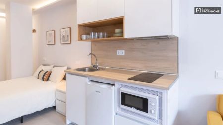 Studio for rent in Cuatro Caminos, all bills included - Photo 3