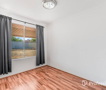 Stunning 4-bedroom, 2-bathroom house in Alexander Heights! - Photo 4