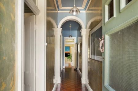 STUNNING HOME IN IDEAL LOCATION - Photo 4