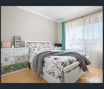 Sleek Suburban Sanctuary - Photo 6