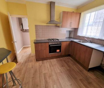 3 bedroom terraced house to rent - Photo 4