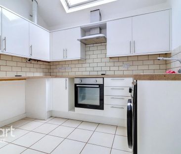 2 bedroom maisonette to rent - Photo 2