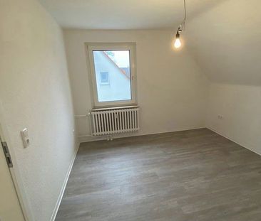 Zuhause fühlen: 2-Zimmer-Dachgeschosswohnung - Foto 4