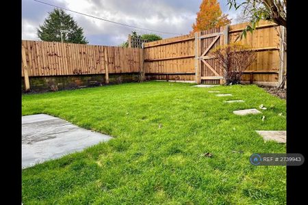 2 bedroom semi-detached house to rent - Photo 3