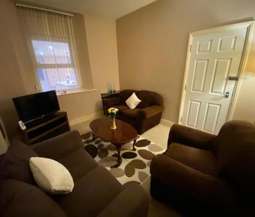 5 bedroom terraced house to rent - Photo 1