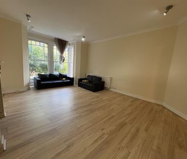 3 bedroom apartment to rent - Photo 2