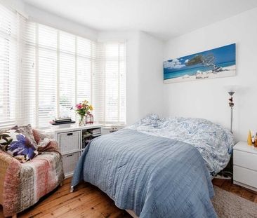 Room in a Shared Flat, North Birkbeck Road, E11 - Photo 1