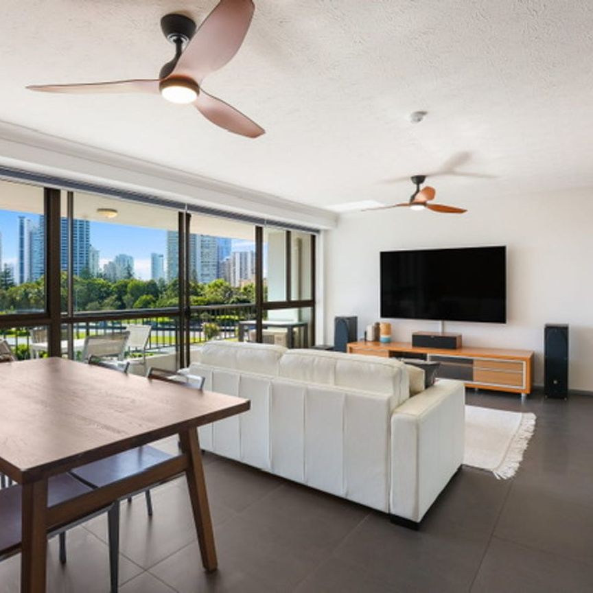 Sunny north facing unfurnished one bedroom apartment - Photo 1