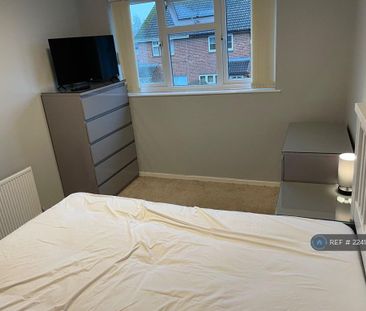 1 bedroom in a house share to rent - Photo 3