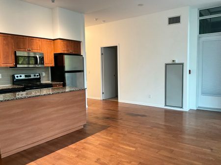 For Lease - 215 Fort York Boulevard Unit# 109, Toronto, Ontario - Photo 2