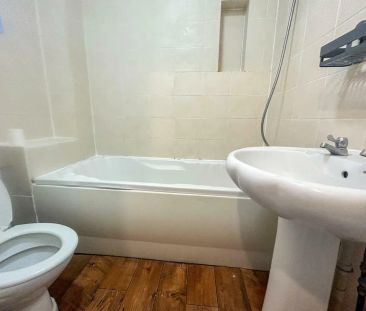 1 Bedroom Flat To Let - HP11 - Photo 3